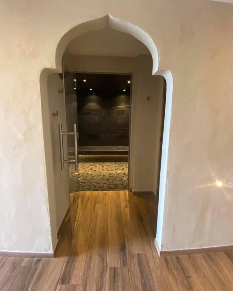 H85 Otel Chatte Dış mekan fotoğraf